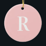 Einfache Pastellrosa Monogramm Keramik Ornament<br><div class="desc">Dies ist ein minimales, modernes, personalisiertes Monogramm-Design. Dieses stilvolle Design ist in trendigem Rosa mit stilvoller Typografie gehalten. Es ist ideal für ein personalisiertes Geschenk oder ideal als niedliches Geschenk für sich. Fügen Sie einfach Ihren Anfangsbuchstaben hinzu, indem Sie ihn in dieses Textfeld eingeben. Karo aus dem Entwurfsbearbeitungsprogramm, um die...</div>