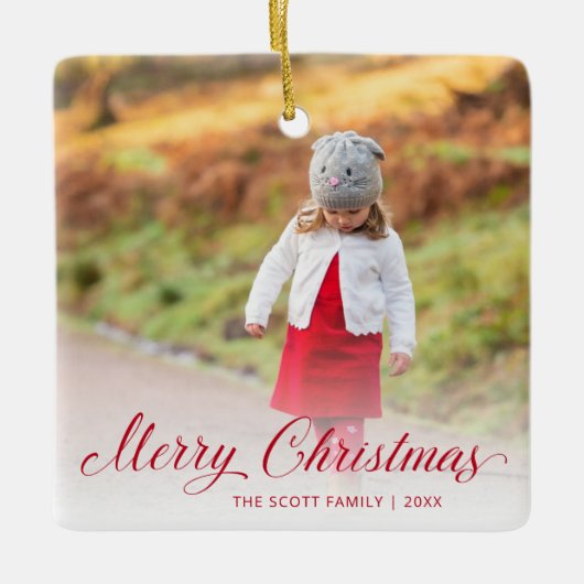 Einfache Red Elegant Script Foto Frohe Weihnachten Keramikornament (Vorderseite)