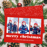 Einfache Red Merry Weihnachtsfoto Collage Feiertagskarte<br><div class="desc">Dieses Design verfügt über eine fröhliche Weihnachtskarte,  eine einfache rote Typografie,  eine Foto-Collage-Karte,  mit einer modernen minimalistischen,  kühl,  drei Foto,  niedlicher Spaß,  minimalistisch,  eine einfache Urlaubskarte</div>