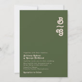 Einfache Retro-Vibes | Olive Green Monogram Weddin Einladung (Vorderseite)