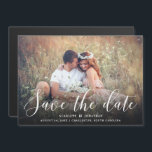 Einfache Romance Elegantes Foto Save the Date | We Magneteinladung<br><div class="desc">Eleganter Schriftart steht auf der Unterseite dieses Fotos auf der Magnetkarte "Save the Date". Einfach mit Ihren eigenen Informationen anpassen!</div>