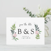 Einfache rosa Floral Monogramm Save the Date (Stehend Vorderseite)