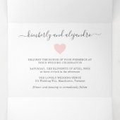 Einfache rosa Herz Moderne Hochzeit Dreifach Gefaltete Einladung (Innenseite Mitte)