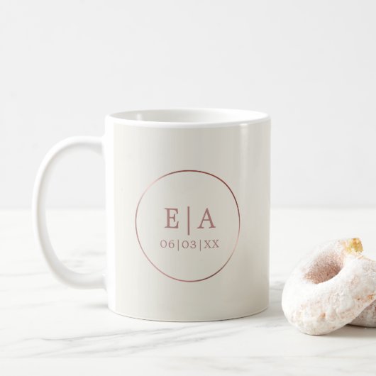 Einfache Roségold-Monogramm-Hochzeitskaffee für Pa Kaffeetasse (Mit Donut)