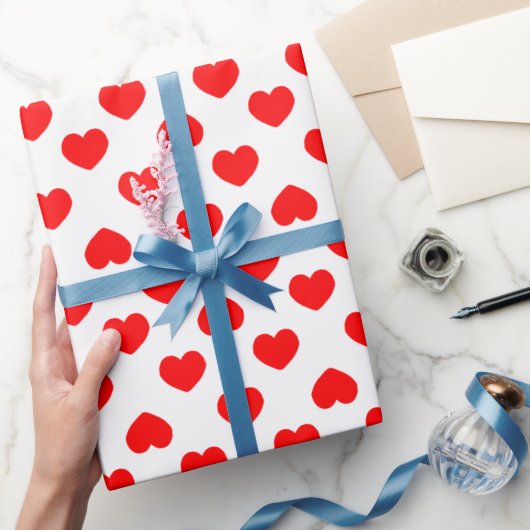 Einfache Rote Herzen Minimalistisch Geschenkpapier (Schenken)