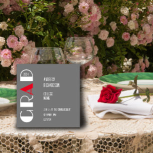 Einfache rote Uni mit weißem Buchstaben, Flachkart Ankündigung