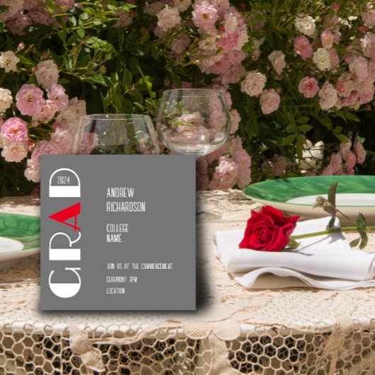 Einfache rote Uni mit weißem Buchstaben, Flachkart Ankündigung