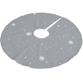 Einfache Schneeflocken auf GRAU Polyester Weihnachtsbaumdecke (Schrägansicht)