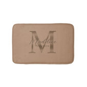 Einfache Schrift Metallisches Taupe Gold Monogramm Badematte (Vorderseite)