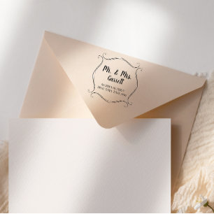 Einfache Schriftrolle Familienname Rücksendeadress Gummistempel
