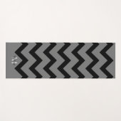 Einfache Schwarz/Grau-Zickzack Monogramm Yogamatte (Vorderseite (Horizontal))