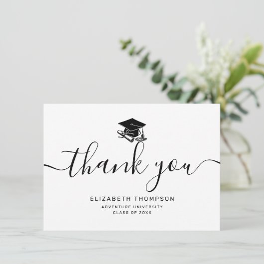 Einfache Schwarz-Script-Grad-Cap-Abschluss Dankeskarte (Stehend Vorderseite)