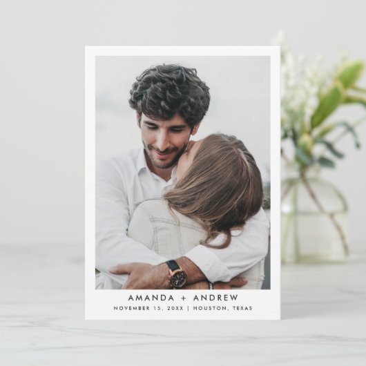 Einfache Schwarz-Weiß-70er Retro-Streifen Hochzeit Save The Date (Stehend Vorderseite)