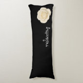 Einfache Schwarz/Weiß Elegante Rose Minimalistisch Seitenschläferkissen (Vorderseite Vertikal)