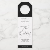 Einfache Schwarz-Weiß-Hochzeit Flaschenanhänger (Vorderseite)