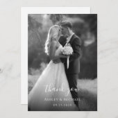 Einfache Schwarz-Weiß-Hochzeit-Foto Modernes Skrip Dankeskarte (Vorne/Hinten)