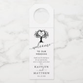 Einfache Schwarz-Weiß-Monogram-Herz-Hochzeit Flaschenanhänger (Vorderseite)