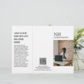 Einfache Schwarz-Weiß-Monogramm Moderne Broschüre (Stehend Vorderseite)