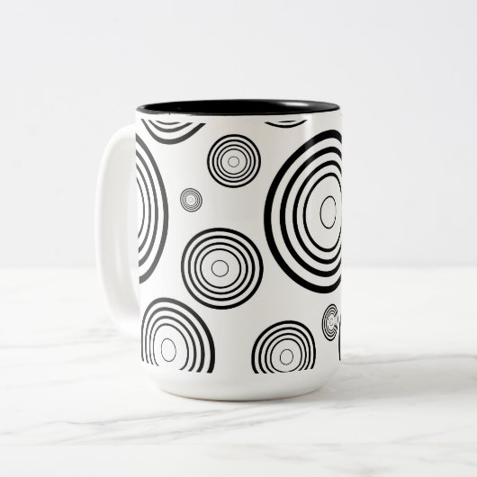 Einfache Schwarz-Weiß-Ringe Zweifarbige Tasse (Vorderseite Links)