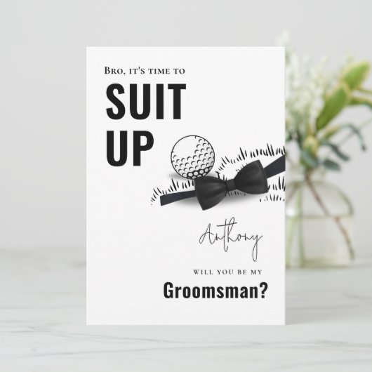 Einfache Schwarz/Weiß Tuxedo Anzug Up Golf Trauzeu Einladung (Stehend Vorderseite)