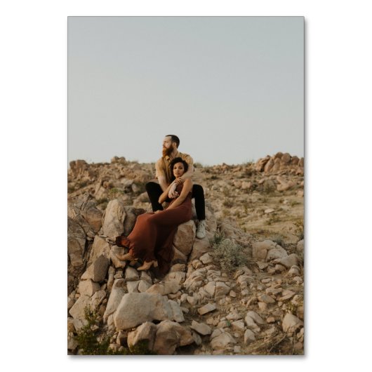 Einfache Schwarz-weiße Skriptnamen Fotos Hochzeit Tischnummer (Rückseite)