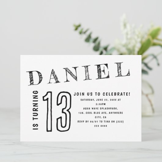 Einfache Schwarz-weiße Teenager-Teen-Junge Geburts Einladung (Stehend Vorderseite)