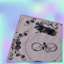 Einfache schwarze Herzen, Blumen, Unendlichkeit au Strandtuch