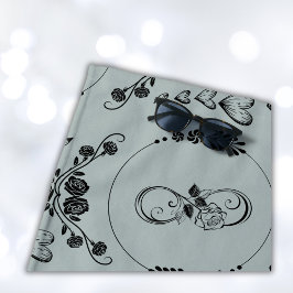 Einfache schwarze Herzen, Blüte, Unendlichkeit auf Strandtuch