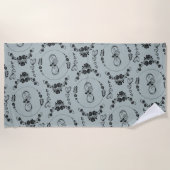 Einfache schwarze Herzen, Blüte, Unendlichkeit auf Strandtuch (Vorderseite)