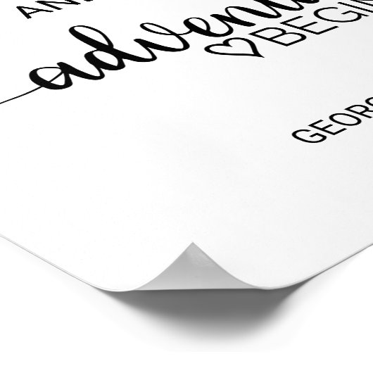 Einfache Schwarze Kalligrafie Abenteuer beginnt zu Poster (Ecke)