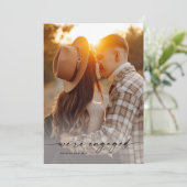 Einfache Script 2 Foto Hochzeit Verlobung Einladung (Stehend Vorderseite)