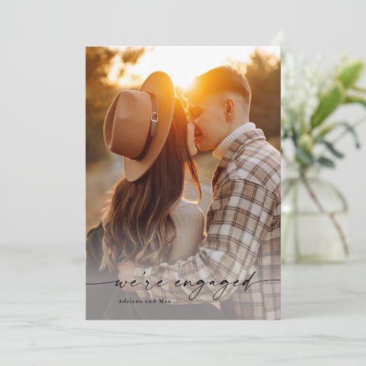 Einfache Script 2 Foto Hochzeit Verlobung Einladung (Stehend Vorderseite)