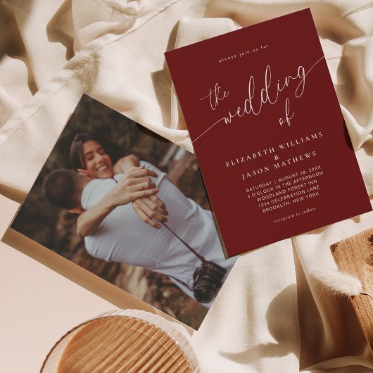 Einfache Script Calligraphy Burgundy Foto Wedding Einladung