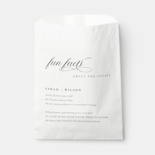 Einfache Script-Schwarz-weiße Hochzeitsspass-Fakte Geschenktütchen (Vorderseite)