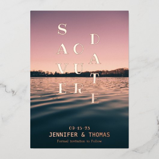 Einfache Seenlandschaft Save the Date Folieneinladung (Vorderseite)
