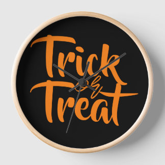 Einfache Spooky Trick oder Treat Halloween Familie Uhr