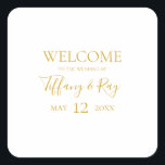 Einfache Stickerei auf dem Gold Wedding Welcome Sq Quadratischer Aufkleber<br><div class="desc">Dieses schlichte,  elegante,  goldene Begrüßungsschreiben ist perfekt für Ihre moderne,  minimalistisch-weiß-goldene Hochzeit. Das Design besticht durch minimalen zeitgenössischen Gold-Schriftart,  begleitet von formaler Kalligraphie. Behalt es so,  wie es ist,  oder wählen Sie es mit Ihren eigenen Kunstwerken oder Fotos zu personalisieren!</div>