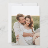 Einfache, stilvolle Schrift mit Foto Wedding Einladung (Rückseite)