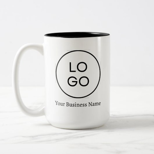 Einfache stilvolle Tasse (Links)