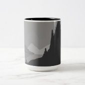Einfache Tasse mit grauer Berglandschaft (Mittel)