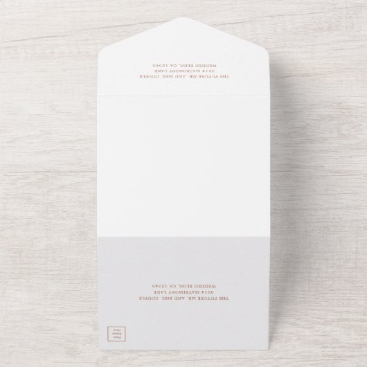 Einfache Terracotta Monogram Hochzeit All In One Einladung (Außenbereich)