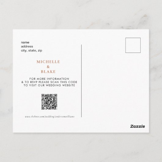 Einfache Terracotta-Monogramm Save the Date QR-Cod Postkarte (Rückseite)