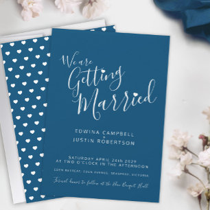Einfache Text- und herzblaue Hochzeit lädt ein Einladung