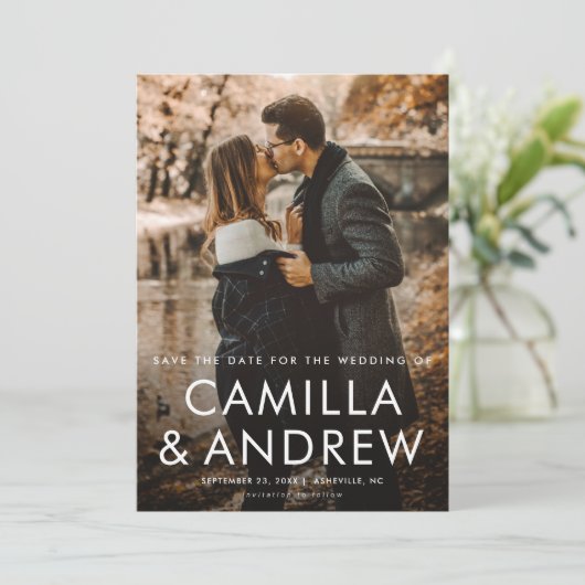 Einfache Typografische QR-Code 2 Foto Hochzeit Save The Date (Stehend Vorderseite)