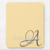 Einfache und elegante Beige Monogramm und Name Mousepad (Vorne)