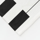 Einfache und elegante Piano-Tastatur in Schwarz un Fleecedecke (Ecke)