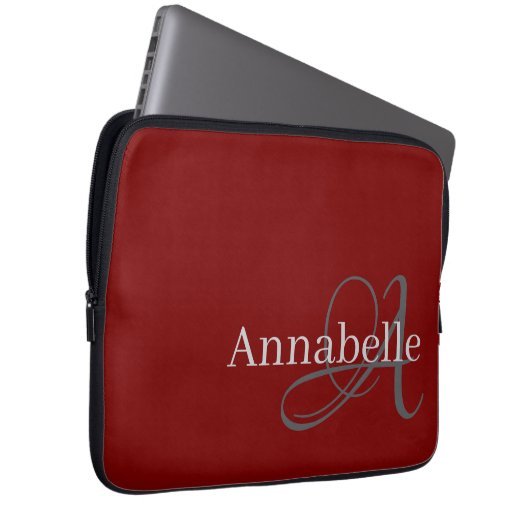 Einfache und elegante rote Monogramm und Name Laptopschutzhülle (Vorne Rechts)