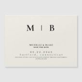 Einfache und leichte Monogramm Beige Save the Date Magneteinladung (Vorderseite)