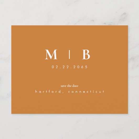 Einfache und leichte Monogramm Orange Save the Dat Ankündigungspostkarte (Vorderseite)