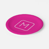 Einfache und moderne Monogramm | Rosa und Weiß Pappteller (Schrägansicht)